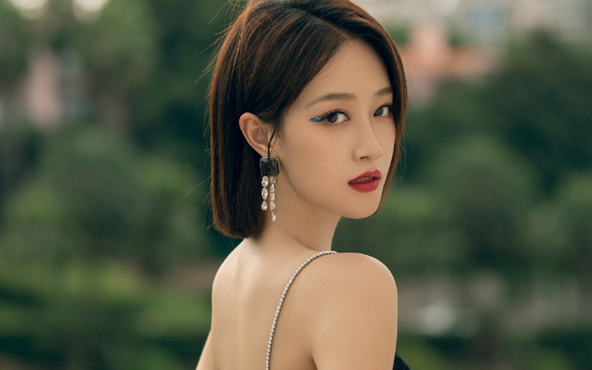 九游网-《电竞内容创作：视频、直播、短片的多维度发展》，电竞视频制作