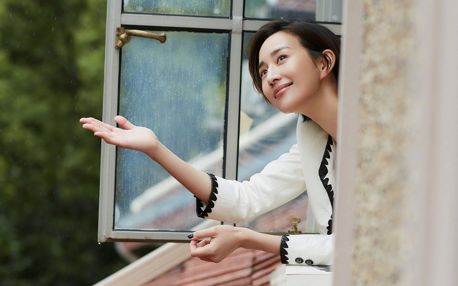 德甲攻防激情：速度、力量、战术完美组合！，德甲强度